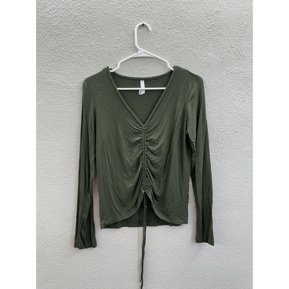 Love Charm Womens Shirt Size Large Green Ribbed Long Sleeve Scrunched Middle